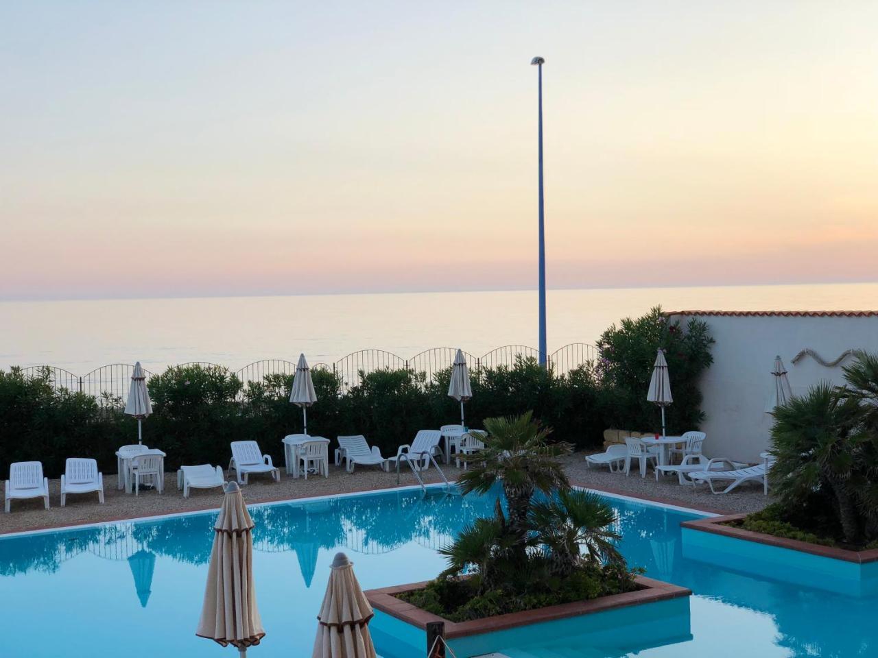 Residence Hotel Antica Perla San Leone Exteriör bild